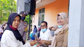 Penyerahan Bst dari Wali Jorong Baringin ke Masyarakat Nagari Baringin (Doc. Humas Nagari Baringin)