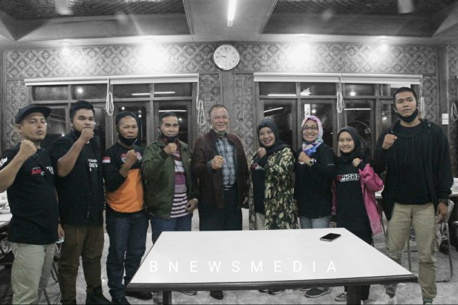 Dewan Pimpinan Wilayah Amphibi Sumatera Barat bersama Letnan Jenderal TNI Besar Harto Karyawan, S.H., M.Tr.