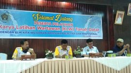 Panitia pelaksana dan Ketua PWI Tanah Datar menyampaikan sambutannya 