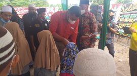 Ketua Amphiwi Wilayah Sumut menyerahkan Santunan Untuk Anak Yatim Piatu