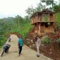 Camat Sungai Tarab Afrizal saat berkunjung ke Nagari Koto Tuo yang akan memperkenalkan diri sebagai Kampung kopi 