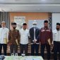KakanKemenag Tanah Datar H Syahrul berfoto bersama.