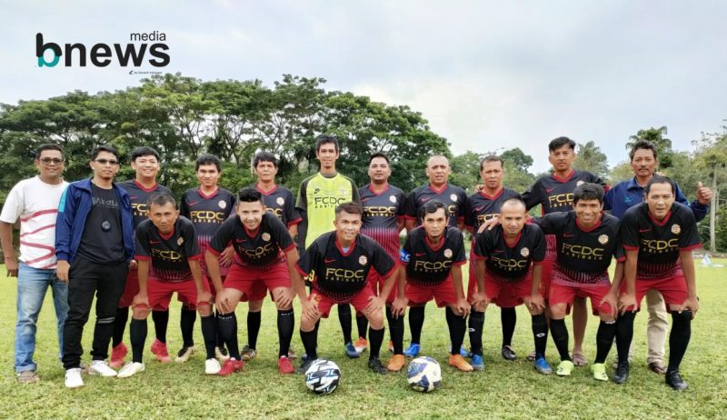 Image : FCDC Baringin Clup, | Pemain bersama Manajer dan Official clup