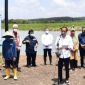 Presiden Joko Widodo bersama Mentri KLHK Saat penanaman Mangrove