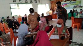 Camat Sungai Tarab Arianto memberikan motivasi ekpada warga Kuamngo.