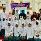 terlihat para peserta pelatihan bersama kepala MAN 2 Tanah Datar drs.Sabrimen para narasumber foto bersama.