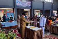 Bupati yang diwakili Asisten Elijar pimpin sertijab walinagri Sungai Tarab.