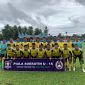 Para pemain PSBS Batusangkar U-15 saat bertanding di lapangan Sungai Sariak Pariaman.
