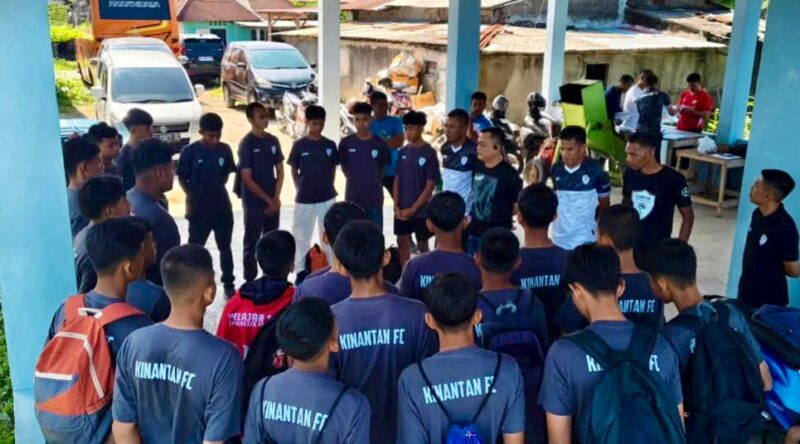 Manager Kinantan FC Padang, Dedy Satria Berikan Arahan Garda Muda Kinantan FC 