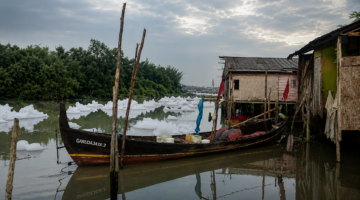 Darurat Lingkungan: Tiga Desa di Percut Sei Tuan Terdampak Busa Diduga Limbah Kimia, Sawah dan Mangrove Terancam