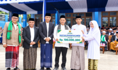 Peringati Hari Santri 2026, Tanah Datar Salurkan Bantuan Pendidikan Rp100 Juta